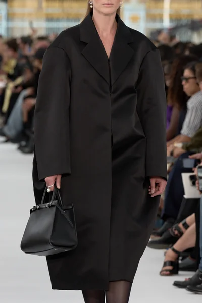 Look 15